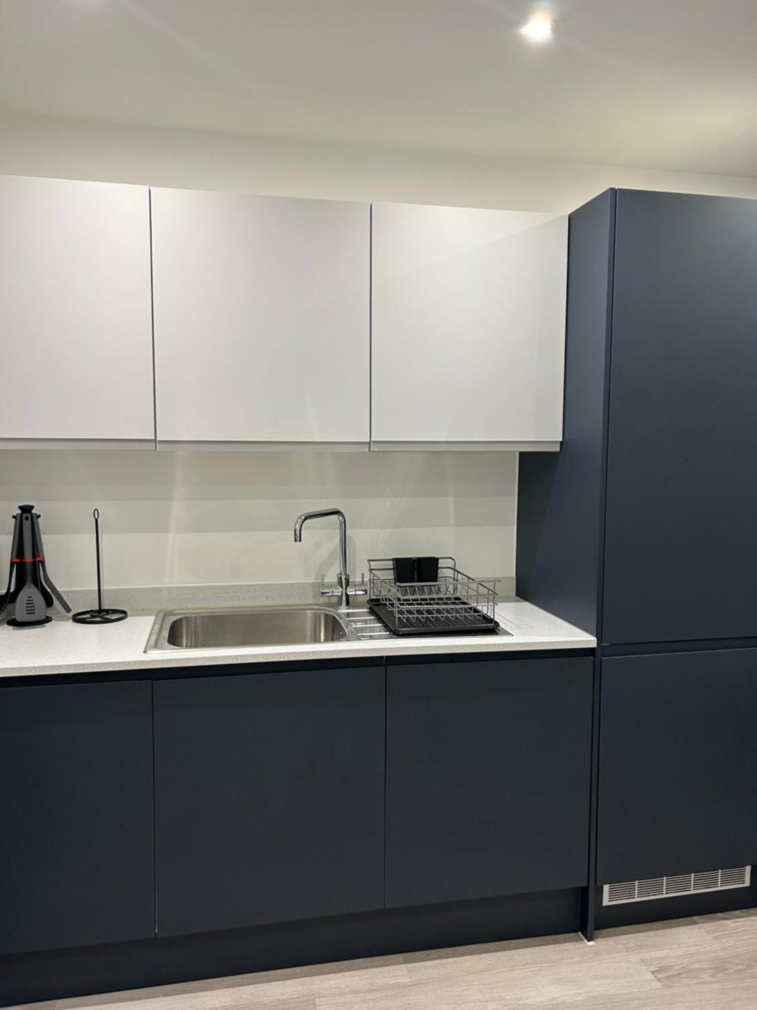 Kinzo'S Apartment Chatham  Bagian luar foto