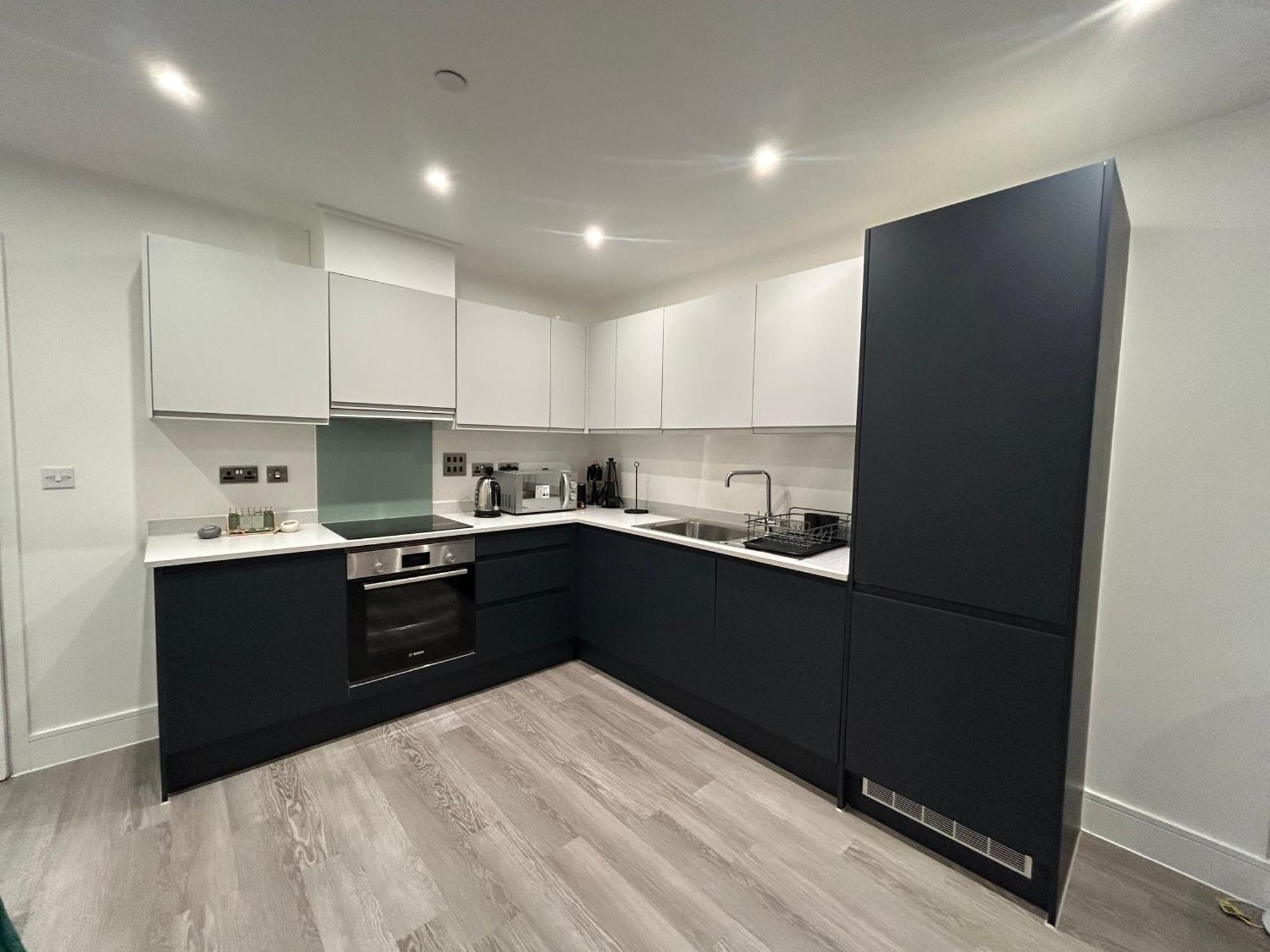 Kinzo'S Apartment Chatham  Bagian luar foto