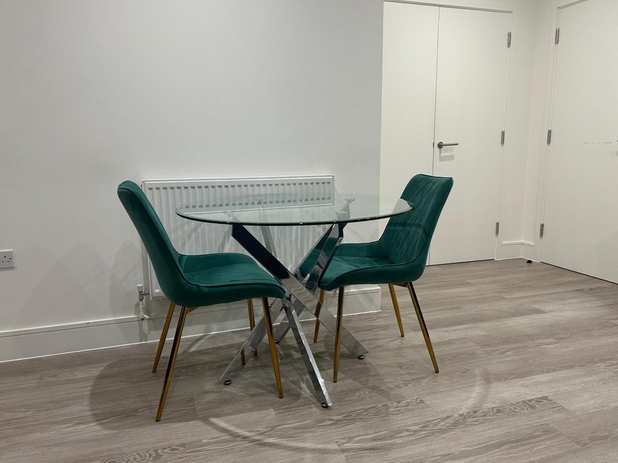 Kinzo'S Apartment Chatham  Bagian luar foto