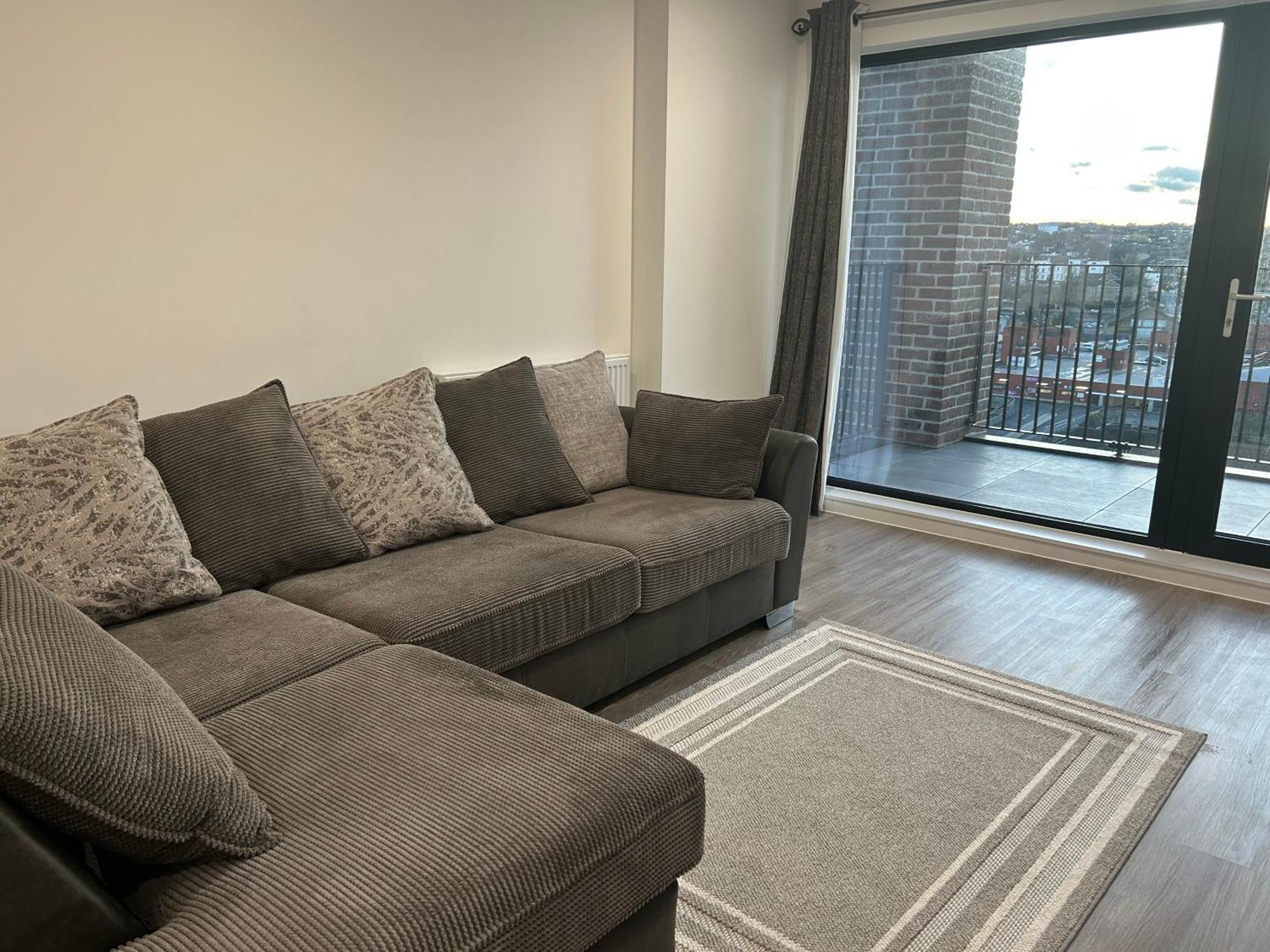 Kinzo'S Apartment Chatham  Bagian luar foto